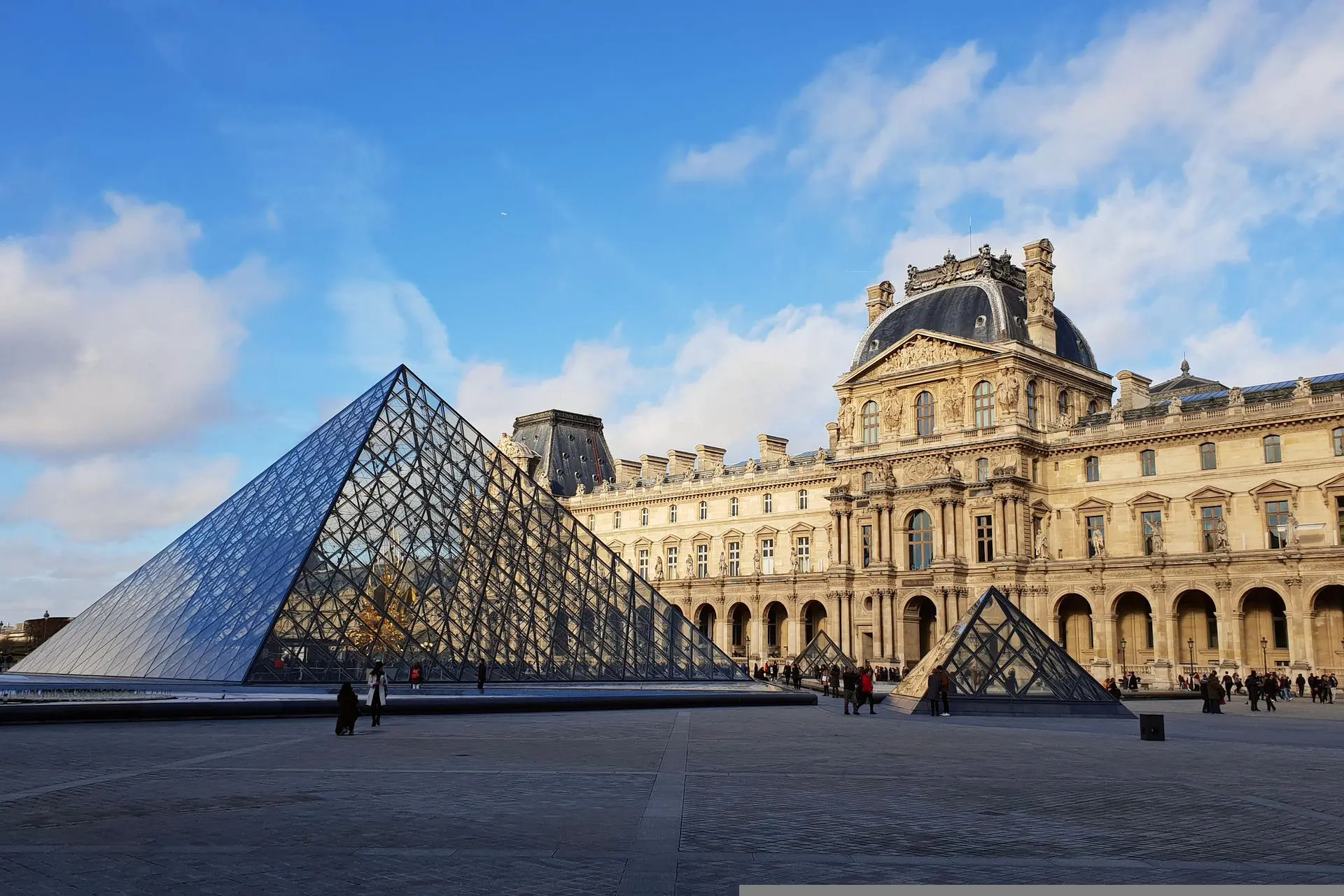 Paris Hero